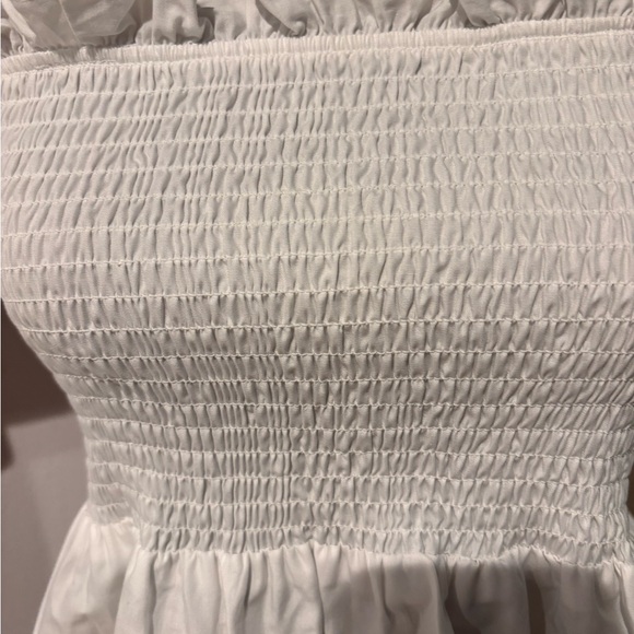 Top Shop White Smocked Ruffle Top— like new- so cute for spring and summer! - Picture 3 of 8